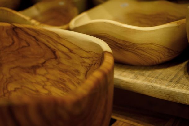 Vue dans la boutique Le Travail du bois d'Olivie à Tourrettes sur Loup