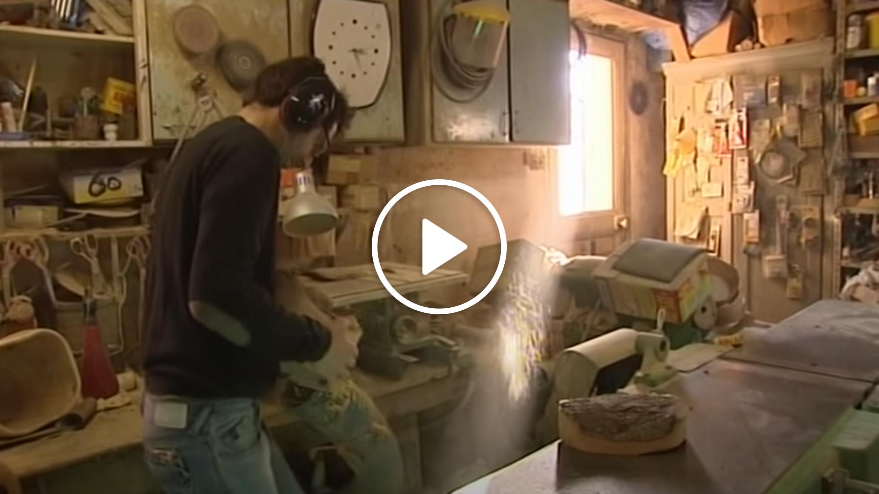 Aperçu de la vidéo Journal télévisé - Passage du Travail du Bois d'olivier sur France 3